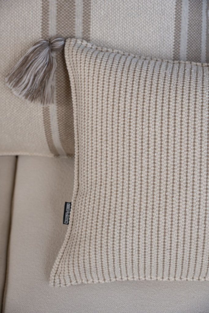 Close almofadas de lançamento que estarão no Decorlab Experience